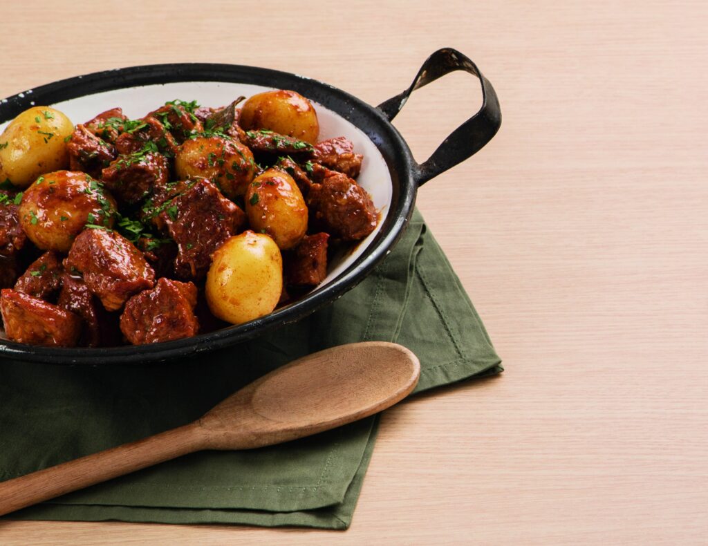 Carne de Panela com Batata e Legumes Assados ao Alecrim