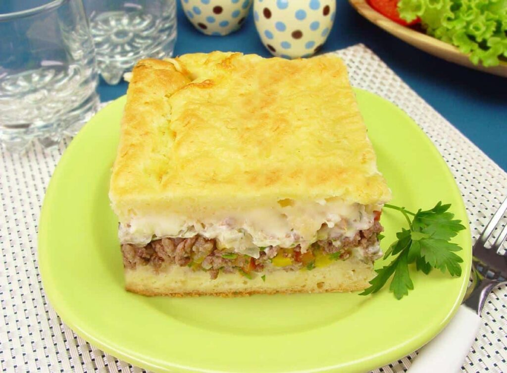 Torta de carne moída com queijo