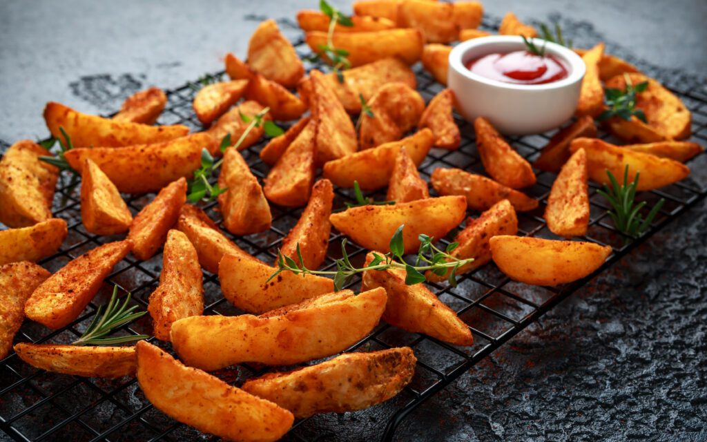 Batata frita rústica na airfryer