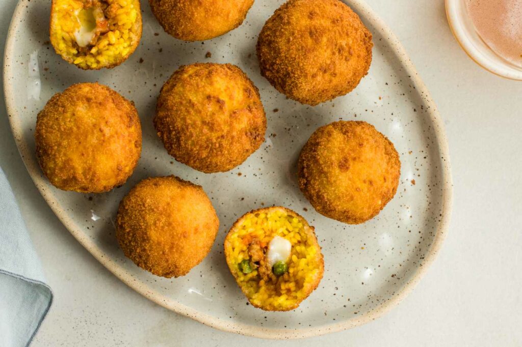 Bolinho de arroz com requeijão