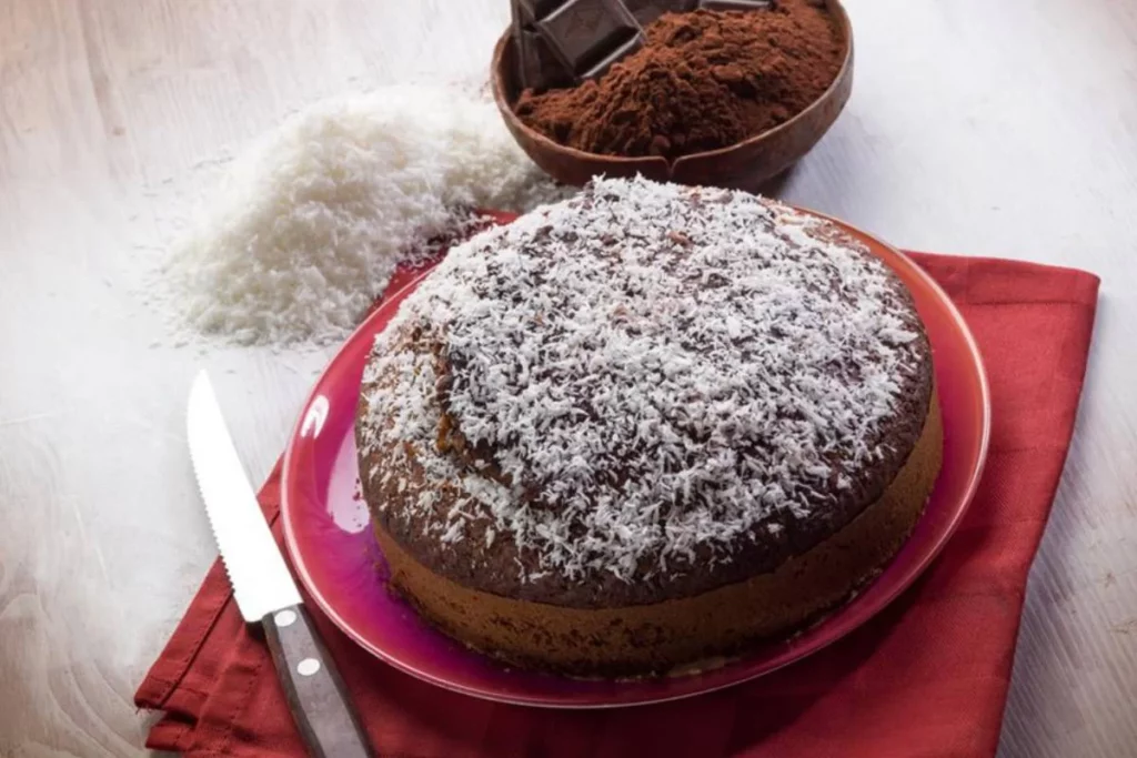 Bolo de chocolate com côco ralado