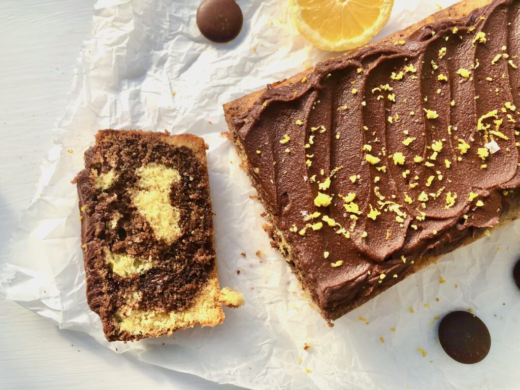 Bolo de limão com chocolate