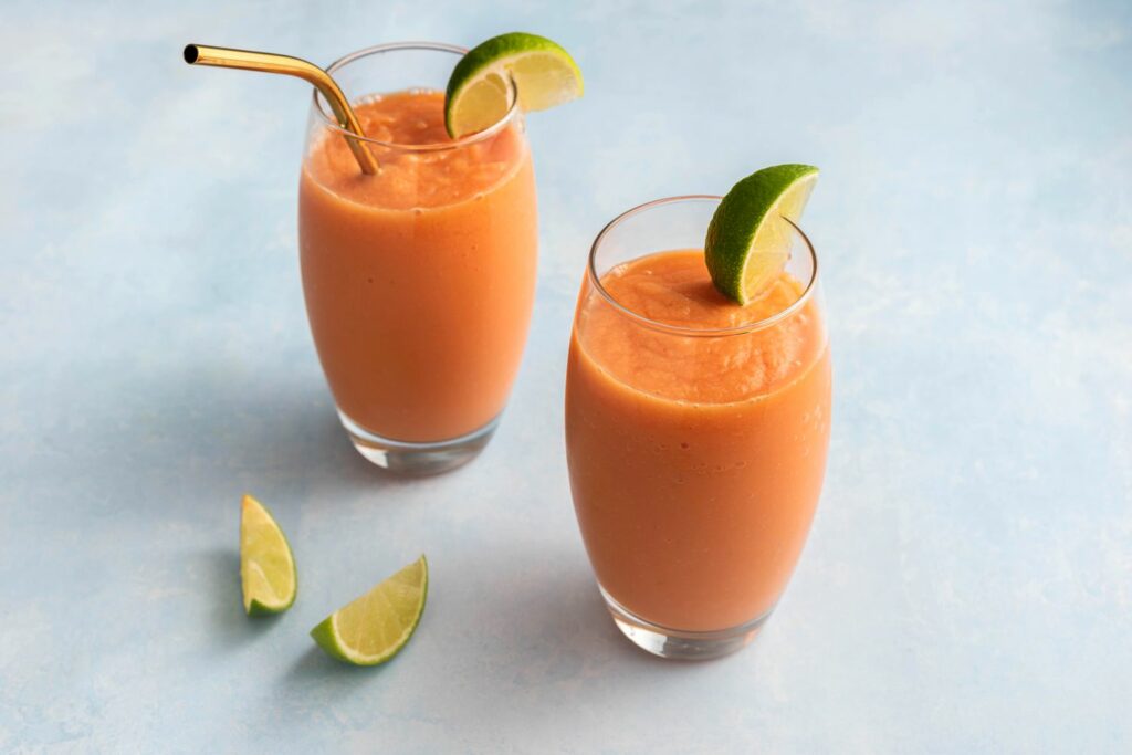 Suco de laranja com mamão