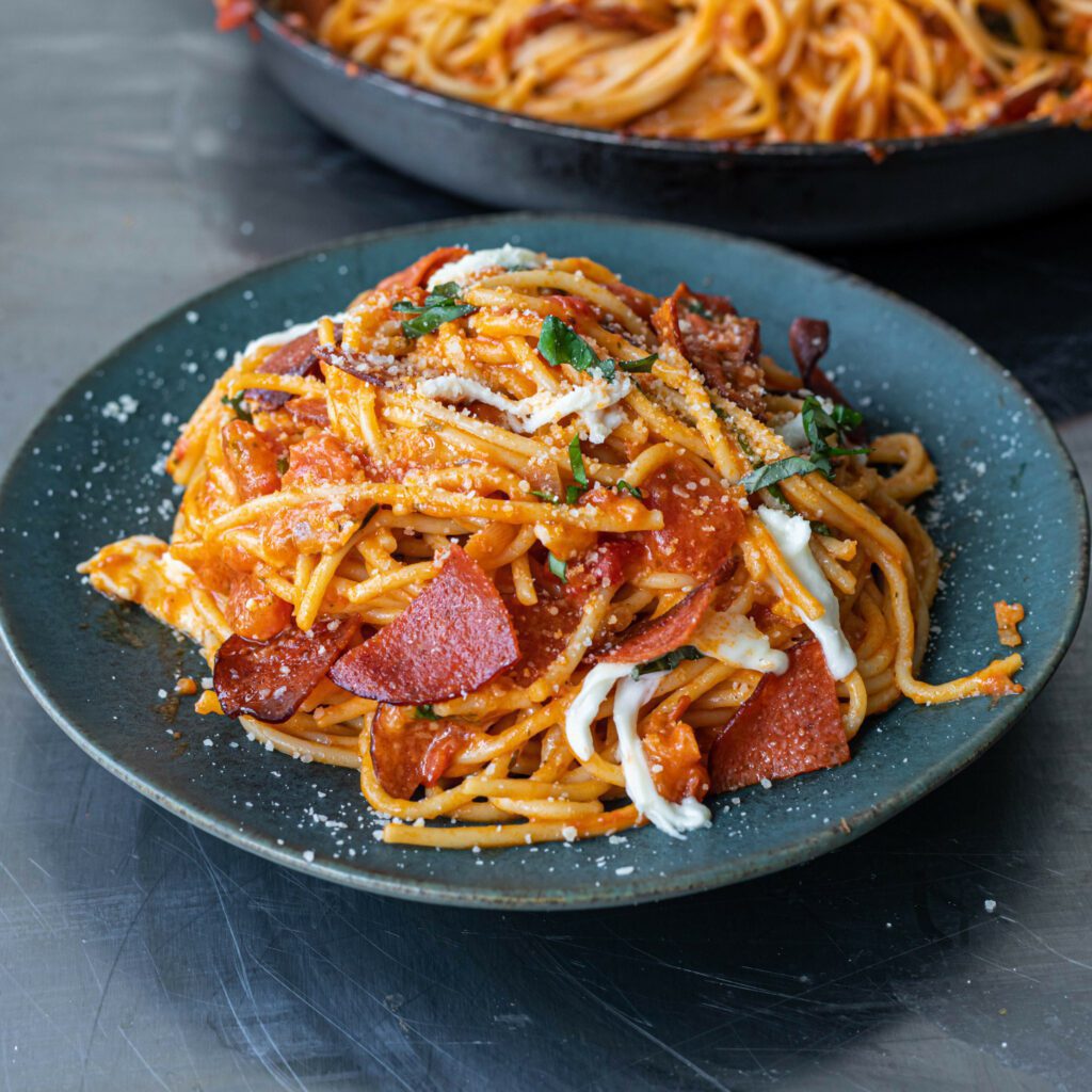 Macarrão alho e oleo com calabresa