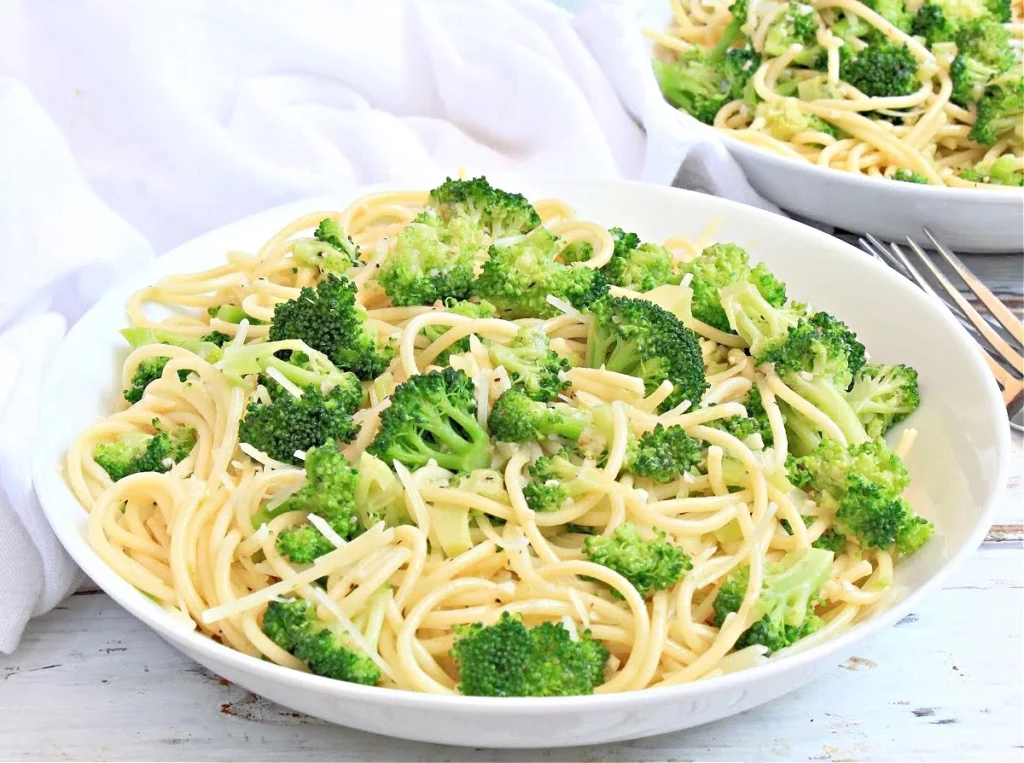 Macarrão com brócolis