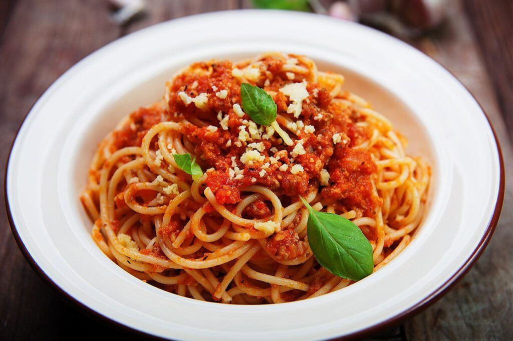 Macarrão com carne moída